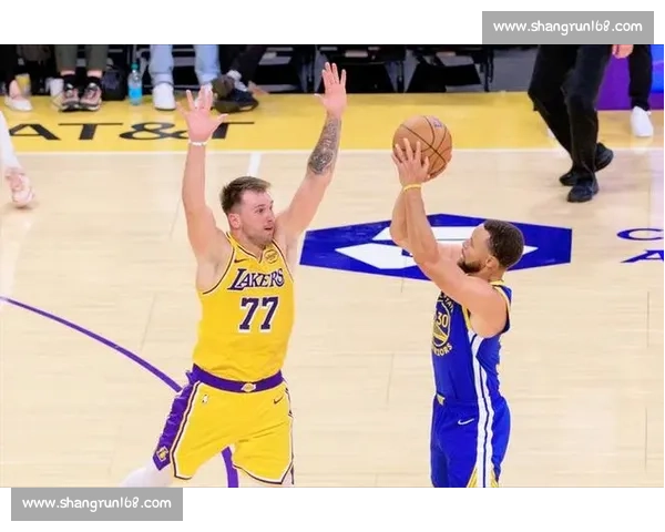 东契奇 43+12 抡冒烟!湖勇之战揭残酷事实 东契奇 43+12 抡冒烟!湖勇之战揭残酷事实